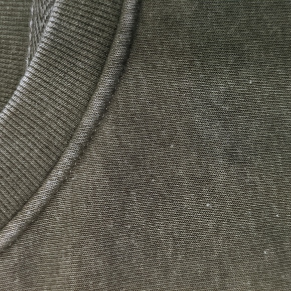 🌹3/15🌹 REFLEX Solid Green Pull Over Sweatshirt - Picture 3 of 5